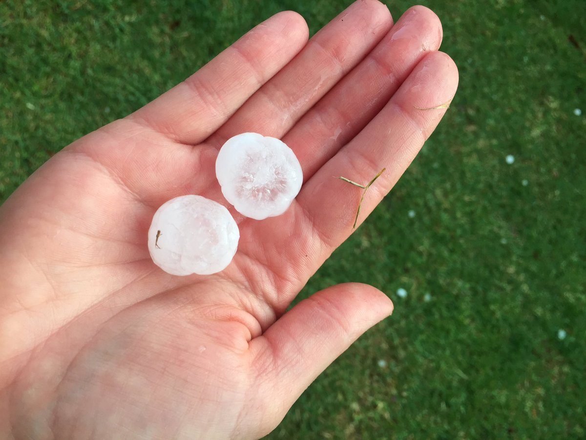 _L_Lane's tweet photo. @Channel10AU It’s hailing in Blackburn. Call Marge. The rains are here! https://t.co/4MHY4FVs7F