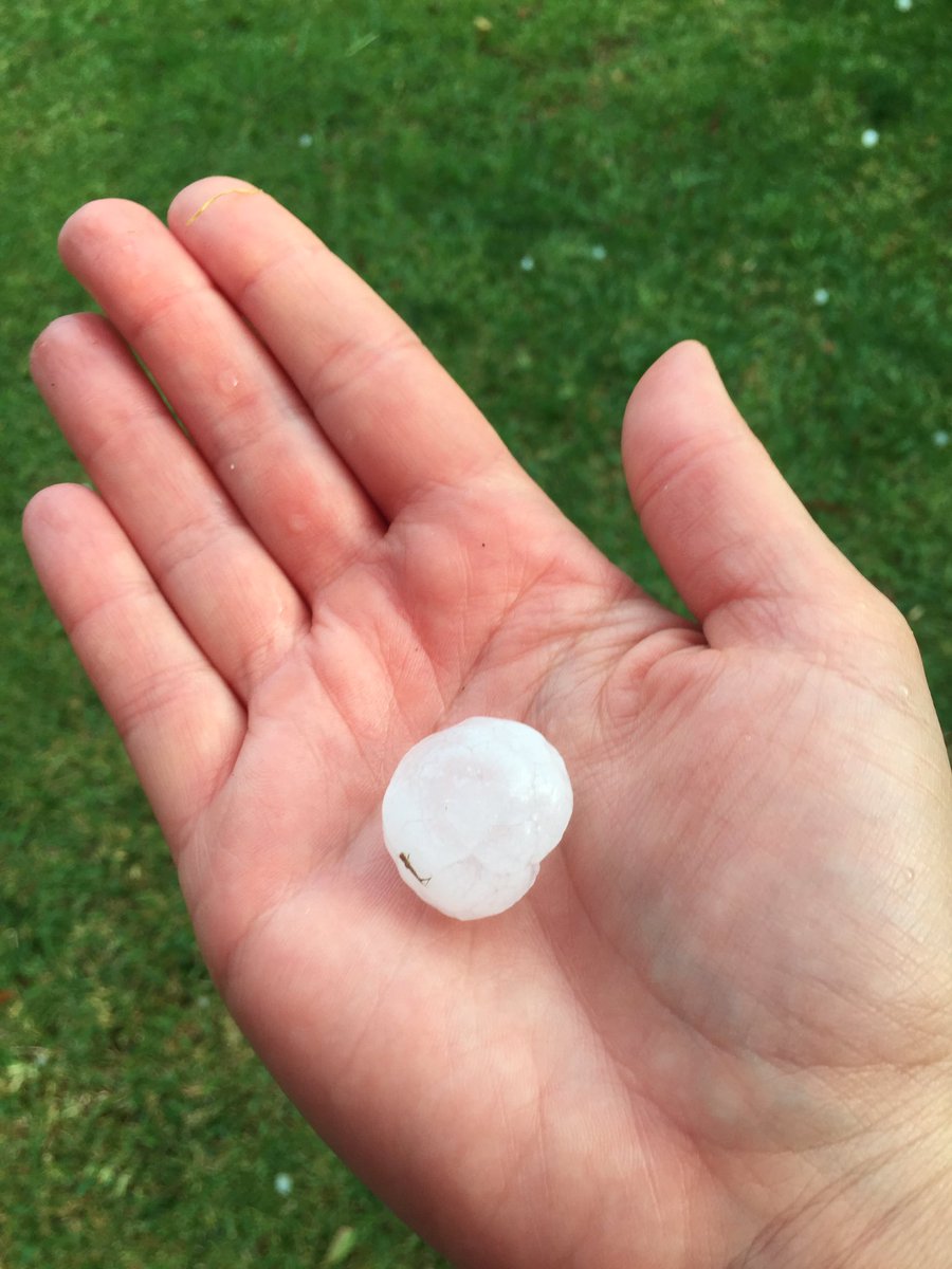 _L_Lane's tweet photo. @Channel10AU It’s hailing in Blackburn. Call Marge. The rains are here! https://t.co/4MHY4FVs7F