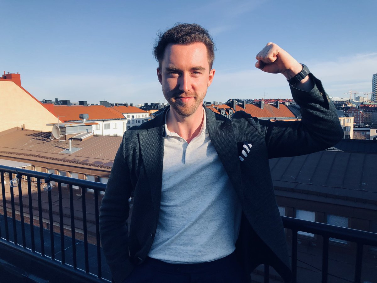 JohanNordnet's tweet photo. Här är han - Sveriges förmodligen just nu ledande utdelningsexpert, vår egen @AlexanderGust. Den vinkel han inte har täckt om de härliga passiva inkomsterna existerar helt enkelt inte. Spana in https://t.co/o3RDotIBUH https://t.co/BKZIFaO5kE