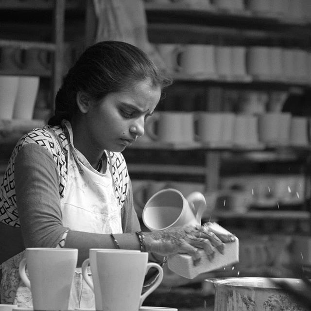 claycraftindia's tweet photo. 'That's the thing with handmade items. They still have the person' s mark on them, and when you hold them, you feel less alone. ' - Aimee Bender
#claycraftindia #HarPalKeLiye
#finetableware #finebonechina #ceramics #crockery #mugs #cups #teatime #tease… https://t.co/bn4ILcN5EF https://t.co/uYukroE17Q