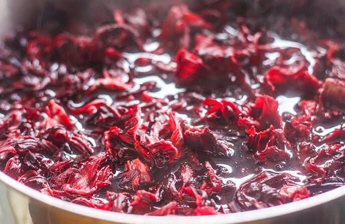 OvieAli's tweet photo. Zoborodo (Hibiscus) is the new crude oil in Nigeria. Farmers made 12 billion Naira in just 9 months exporting Zoborodo to Mexico. The sales gave Nigeria $35 million in forex,and made many poor farmers millionaires overnight. Nigeria will be great,we just have to look inwards. https://t.co/ODGxDJZ864