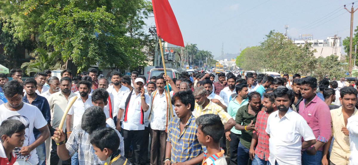 AjithApj5's tweet image. மதசார்பற்ற முற்போக்கு கூட்டணி மாபெரும் தேர்தல் பிரச்சாரப் பொதுக்கூட்டதில் திமுக வின் தலைவர் அண்ணன் தளபதியார் அவர்கள் சேலத்தின் வேட்பாளர் அண்ணன் திரு.எஸ்ஆர்.பார்த்திபன் M. A,B. L,Ex MLA அவர்கள் நமது மத்திய மாவட்ட செயலாளர் பாசமிகு அண்ணன் இரா.ராஜேந்திரன்MLA அவர்கள் பிரசாரம் கூட்டம்