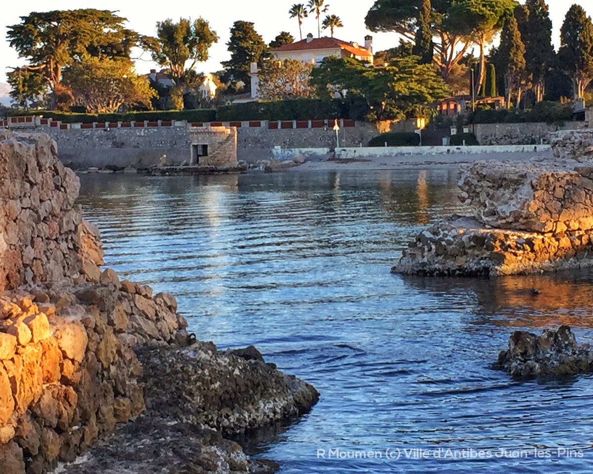 antibes_jlp's tweet photo. Vous l'avez reconnu notre petite tour de la plage des Ondes ?😉 Bonne journée. #antibes #cotedazurfrance https://t.co/NH9DiokJDe
