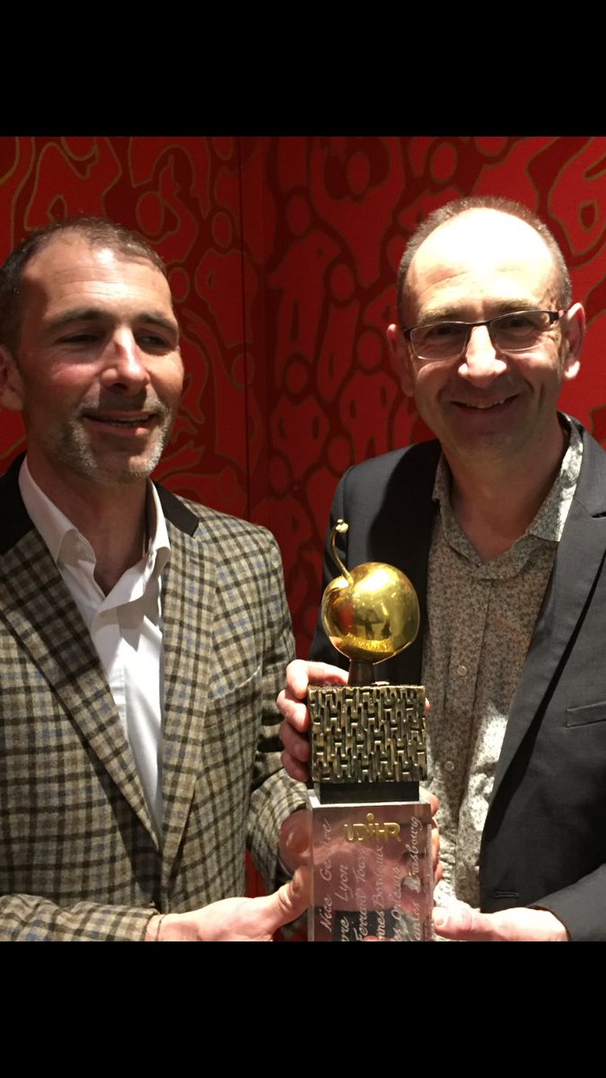 UDIHR assisses aux HCL . Jean Rémy Dumont ,ingénieur  restauration CHU Lyon nouveau président ( a gauche ) , un grand merci à Sylvain Zercher après 6 années de dynamisme  pour la profession et le bien manger dans nos hôpitaux .