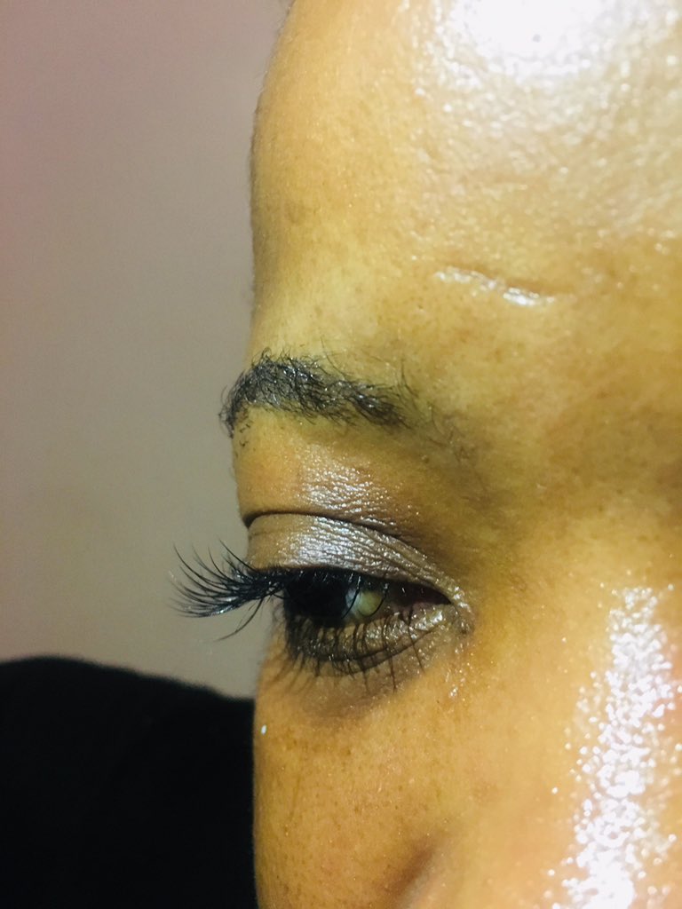 TriciaSiko's tweet photo. Good morning,my name is Tricia and I just qualified as a lash technician Iโm based in Durban and do house callls and currently charging r250 for a partial set of individual classic lash set!your support will be highly appreciated #MobileLashes (DMs are welcome) #girltalkza https://t.co/4QjN2AELnA