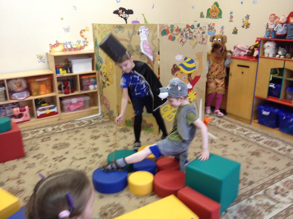 GalkaSilaeVa's tweet photo. ГБОУ Школа 1582 ДО 1781 "Солнышко". Группа 10. Клубный час: " Театры нашего города". "Уголок Дедушки Дурова". https://t.co/GrLTd5Lxit