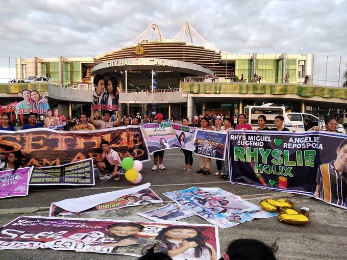 AbdulrasidWafa's tweet photo. Party party mga #solidlie #sethlie # rhyslie # patlie #jhoslie naway patloy ntin iparmadam ky @itsmeangelieofc ang ating pgmamhal sa knya... sya ang ngpasya sa atin non tayo ay malongkot kya kpit... lng wlang bbitaw hangang sa final go go go #ANGELIEsolidhandogsaTAGUM https://t.co/jmwiVfoA1C