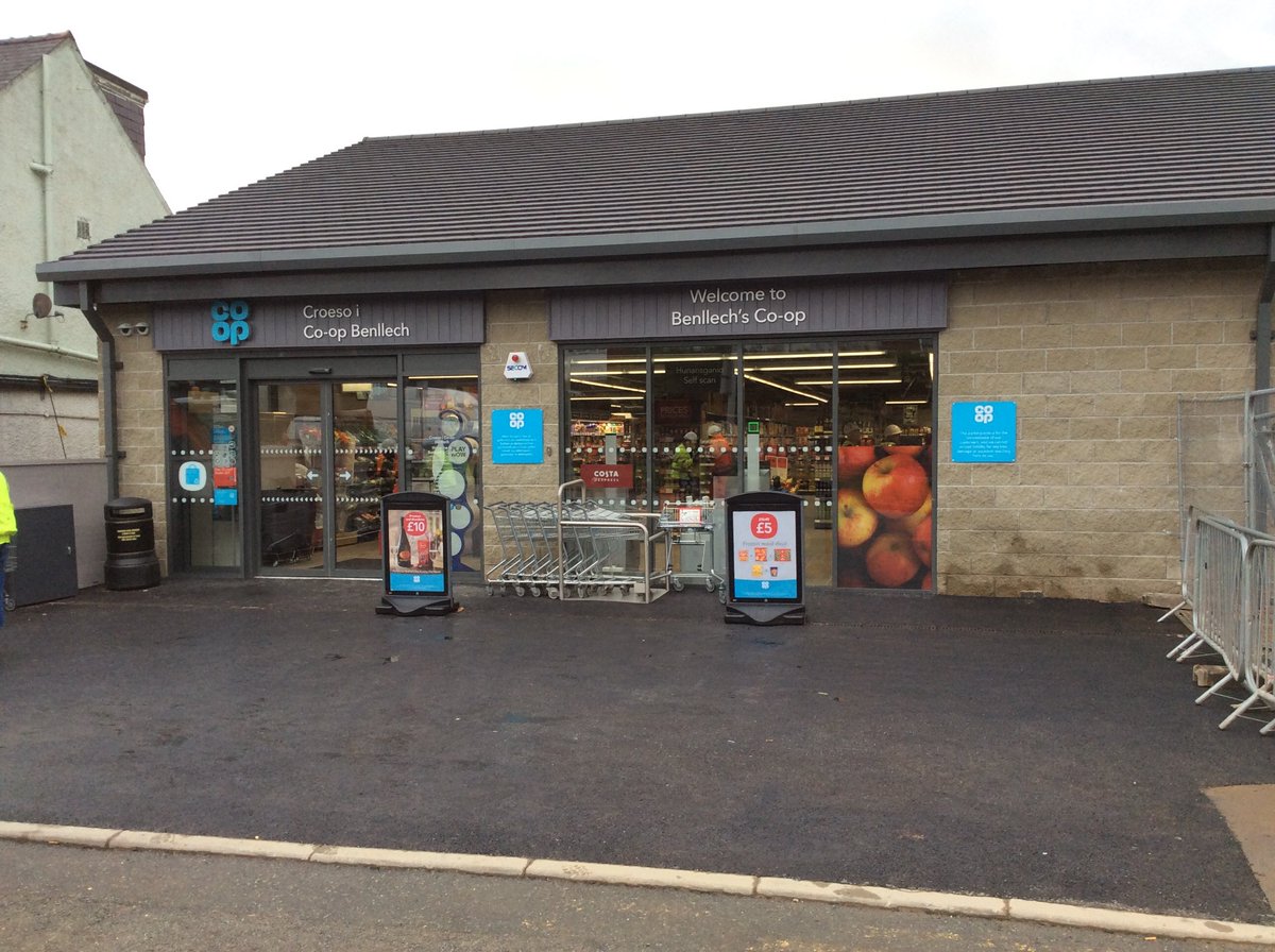 GillKilpinOT's tweet photo. New store launch at Benllech this morning ⁦@coopukfood⁩ ⁦@therealpedro82⁩ ⁦@tinamitchell123⁩ https://t.co/v6hnuRKuxy