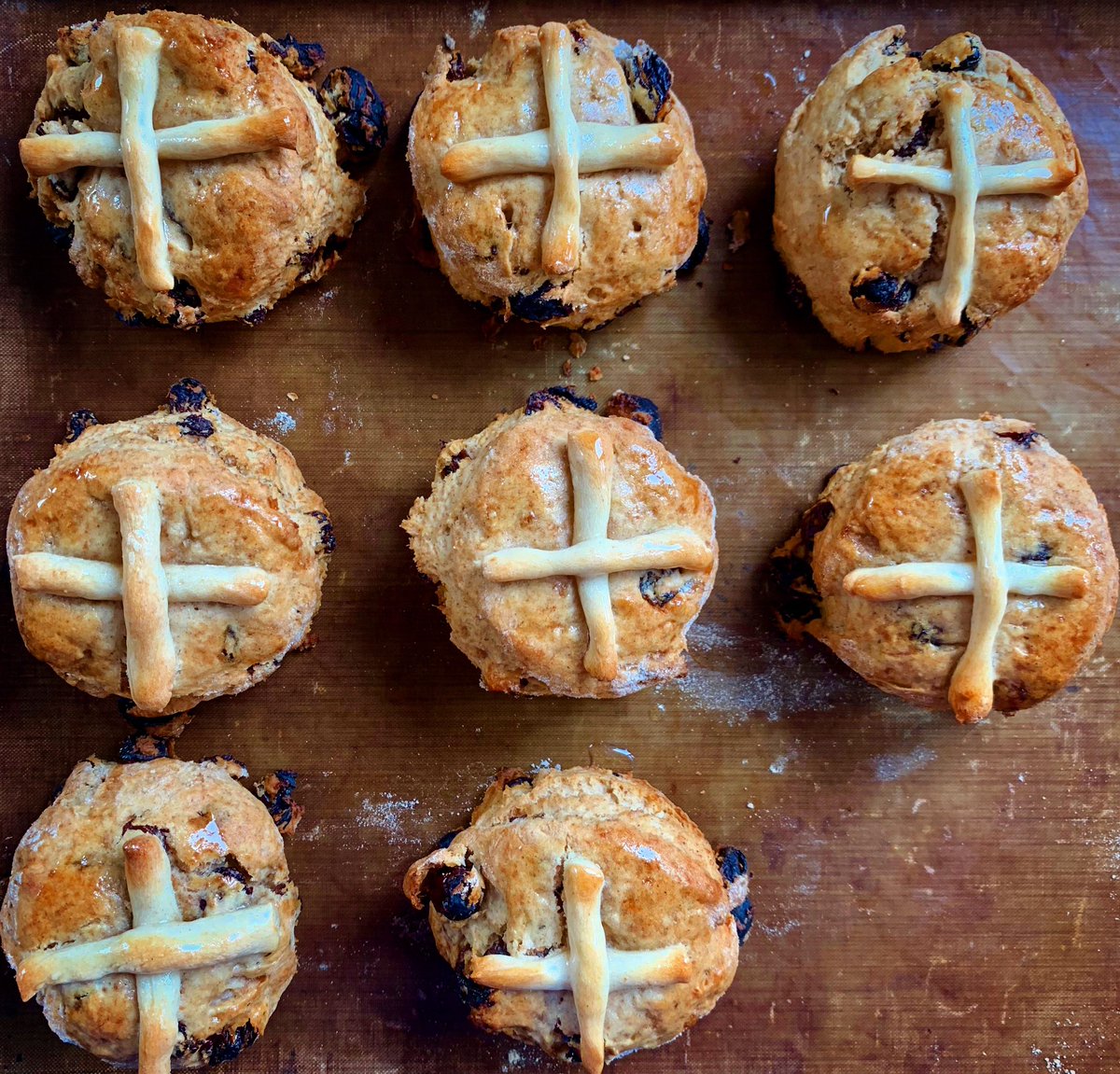 Cluckmuckcook's tweet photo. Great timing for a bit of recipe development, #Vegan hot cross #scones for #Easter, that everyone can enjoy. I have thoroughly enjoyed my little journey into #DairyFree and vegan baking. So much more inclusive and just as tasty and delicious as dairy filled bakes. #gbbo #bwal https://t.co/U57usOQAjb