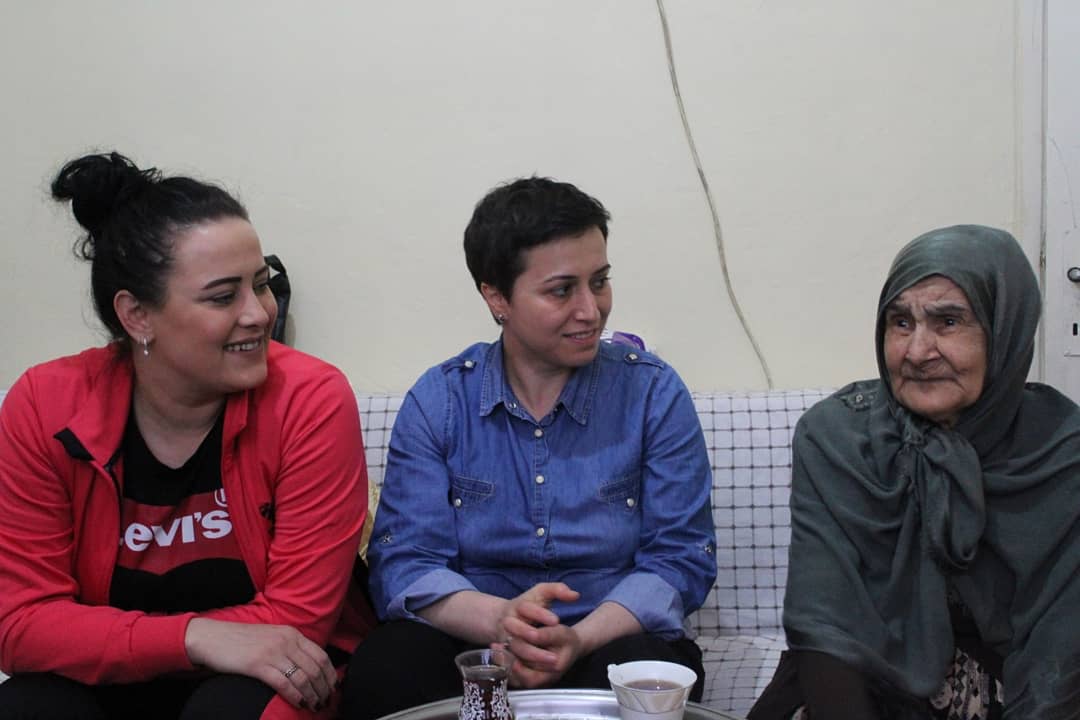 Yaşlılar Haftası Kapsamında ESEV Moral Timi olarak Saadet dilek teyzemizi ziyaret ettik.💞

#yaşlılarhaftası