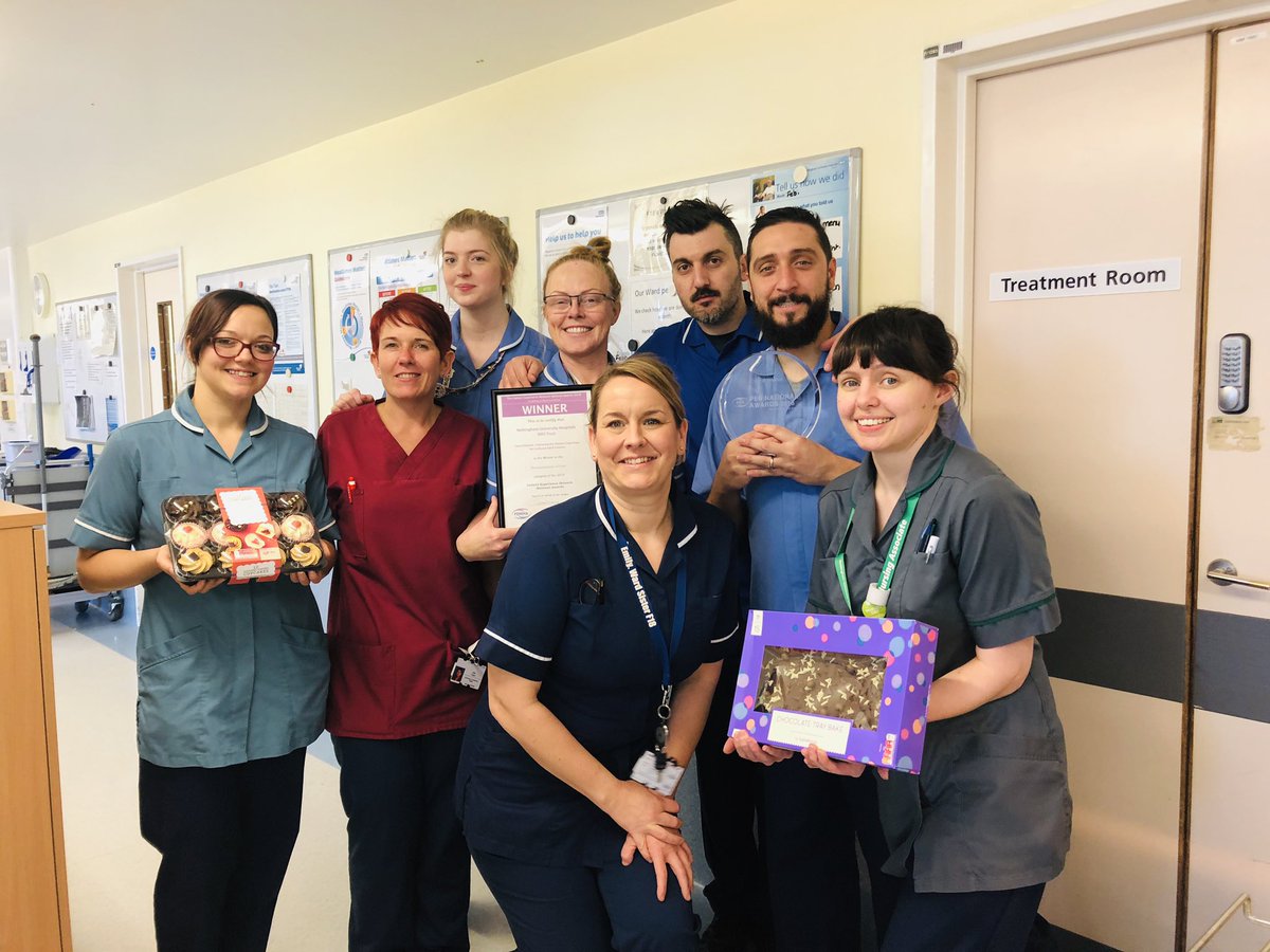 teamtraumaNUH's tweet photo. #teamtrauma celebrating their national #PENNA #PENNA2018 awards we share with @TraumaTheatres and @nuh_recovery. only way we know how with cake for all! #proudnurse #AwardWinning https://t.co/wxQfeAH6Aw
