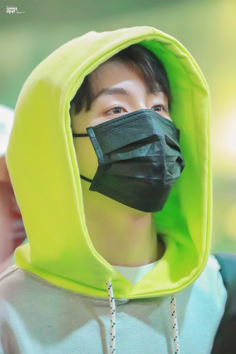 SummerDream1028's tweet photo. 190320 HD

그대여 아무 걱정하자 말아요 

#윈윈 #董思成 #ウィンウィン  #winwin #WayV ＃WeiShenV ＃威神V https://t.co/qfDZkddCId