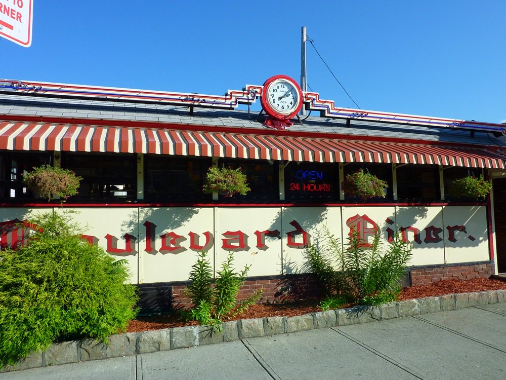 NewEnglandInfo's tweet photo. Did we include the Boulevard Diner in Worcester, Mass., in our Best Diners in New England guide? You bet we did! https://t.co/wZzJ8biZv5

#BestDiners #Worcester  #visitingnewengland @VisitMA https://t.co/A8Ym0u9JkJ