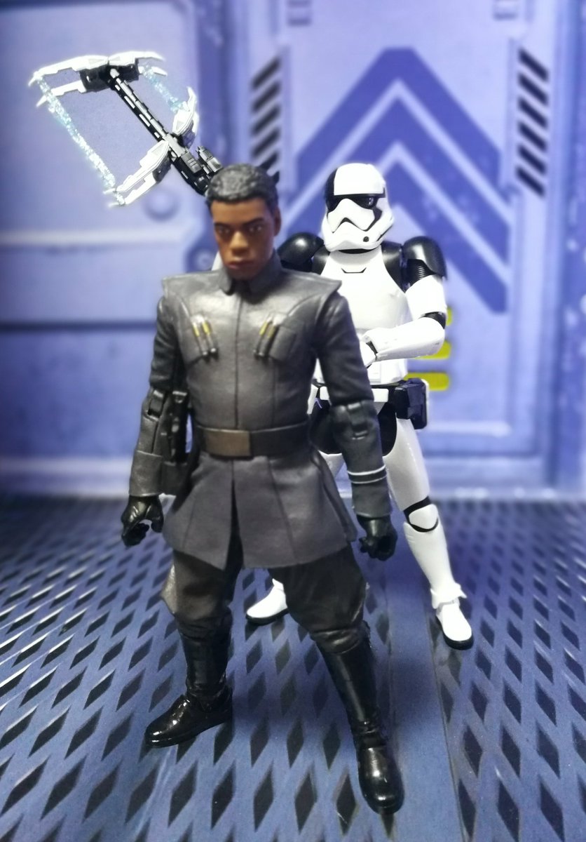 O Xrhsths ともきんスカイウォーカー Sto Twitter 夜のフィギュア撮影会 オモ写 スターウォーズ 3 22 お題 仕事 俺の名前はエクセキューショナー 仕事はもちろん処刑人 今日も斬って斬って斬りまくるぜ 覚悟はいいな