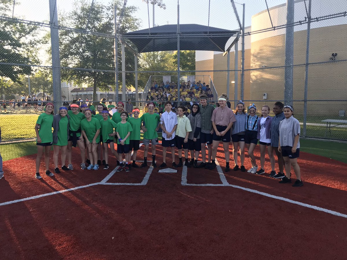 meghendrickson's tweet photo. @holynamestpa Academy Cup 2019 game #1 Hendrickson Nerd Herd v. Teenage Mutant Ninja Trueman’s...Hendrickson with the W https://t.co/YsY9Hb9gPT