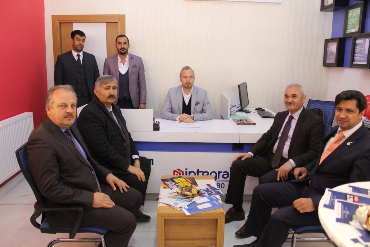 İntegral doğalgaz ve Mühendislik firmasının şehrimize açmış olduğu şubenin açılışına katıldık .Kendilerine açtıkları bu şubede başarılar dilerim.
#GönülBelediyeciliği