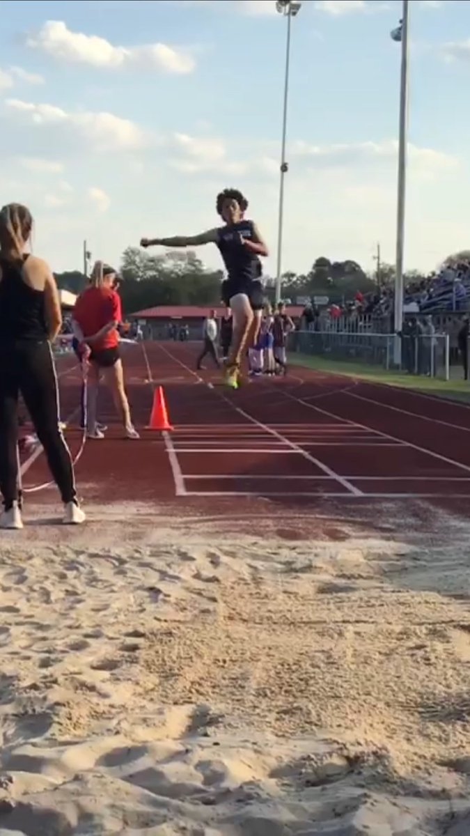 TexasArmour's tweet photo. Armour boys this past week.
Jax Stoval -1st Discus 108’10 &amp; PR in 300. Will Jackson- 4th in 110 and member of 4x2- 2nd. Andon Mata- 2nd in TJ (PR) 1st in 800-400 (2:23-56.5) &amp; PR in HJ. Jimmie Harper-1st in SP 40’ &amp; 2nd in 4x2. Jackson,Mata,Harper -1st in 4x4(3:57). #MultiSport https://t.co/T6gC2Pn8kB