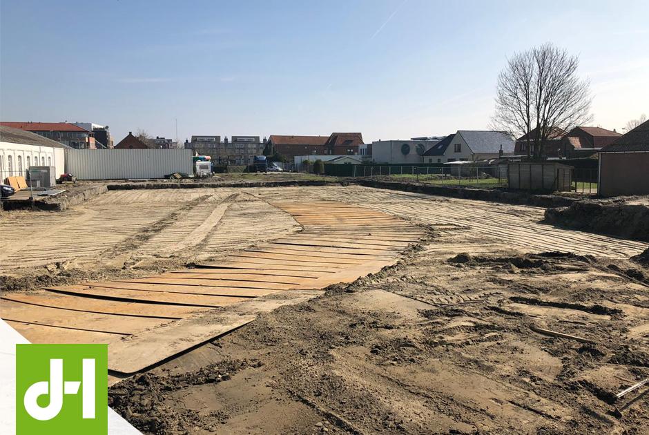 Start werkzaamheden nieuwbouw winkelruimte te Hulst. Volgende week gaan de heipalen erin.