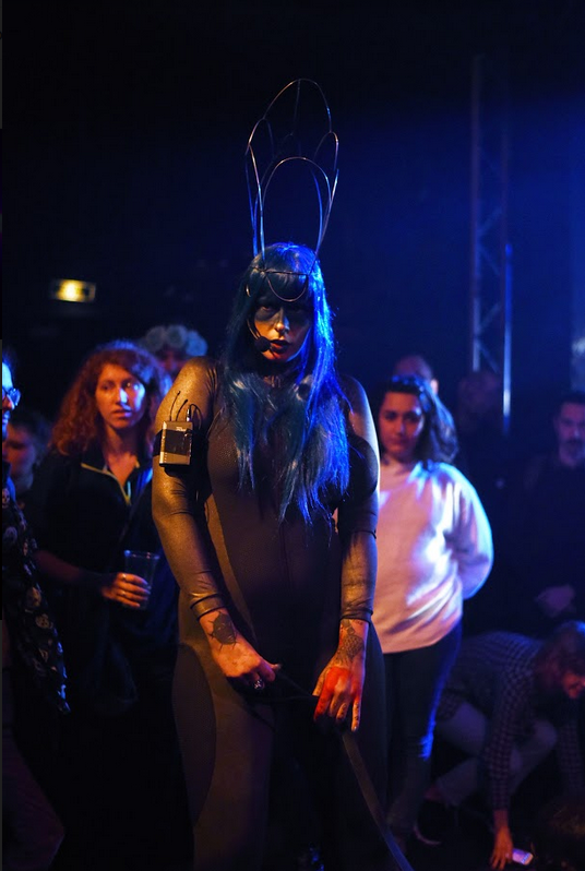 SNAP_Festival's tweet photo. [#PROGRAMME : ce qui vous attend au #snapSWtour]

 🎉 À 20h30, les festivités commencent avec une soirée performances :
 "Our Crossings are Stronger Than your Borders" où des travailleuses·eurs sexuels parlant depuis diverses perspectives revendiquent que leurs vies comptent. https://t.co/QQxImN6Emt