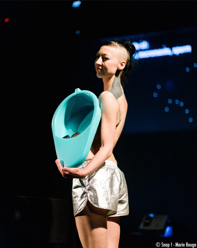 SNAP_Festival's tweet photo. [#PROGRAMME : ce qui vous attend au #snapSWtour]

 🎉 À 20h30, les festivités commencent avec une soirée performances :
 "Our Crossings are Stronger Than your Borders" où des travailleuses·eurs sexuels parlant depuis diverses perspectives revendiquent que leurs vies comptent. https://t.co/QQxImN6Emt
