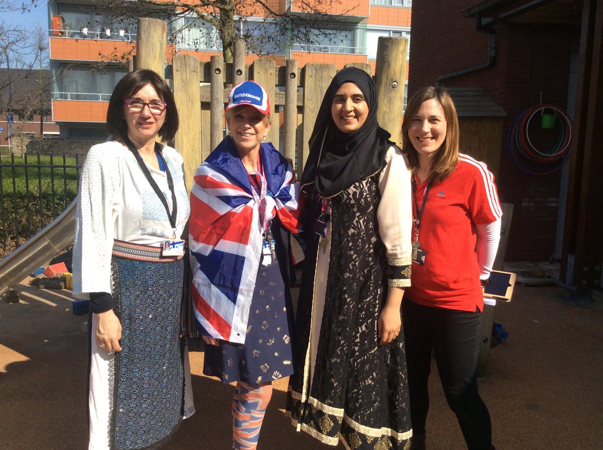 BSNJSL's tweet photo. Enjoying dressing up just as much as the children @BSNJSL #jslf1 #jslf2
What a wonderful and sunny International Day! https://t.co/LPcrJrFnV4