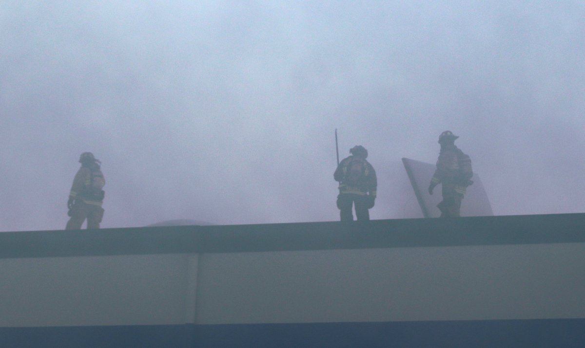 MyEverettNews's tweet photo. Here's the recap from @SouthSnoFire on that 2 alarm fire at a paper recycling plant off Airport Road in south #Everett last night. https://t.co/Zaaq6XXbz5 https://t.co/sOWjxD0ADg