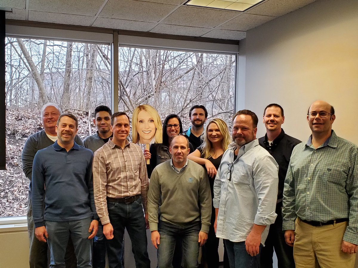 What day is it?! Wisco team ready for #crfunday and @StaceyMarxCR here too! <a href="/greatergurus/">Greater Lakes Gurus</a> <a href="/lakendradavis/">Lakendra Davis</a> #go4growth #good2bgreat