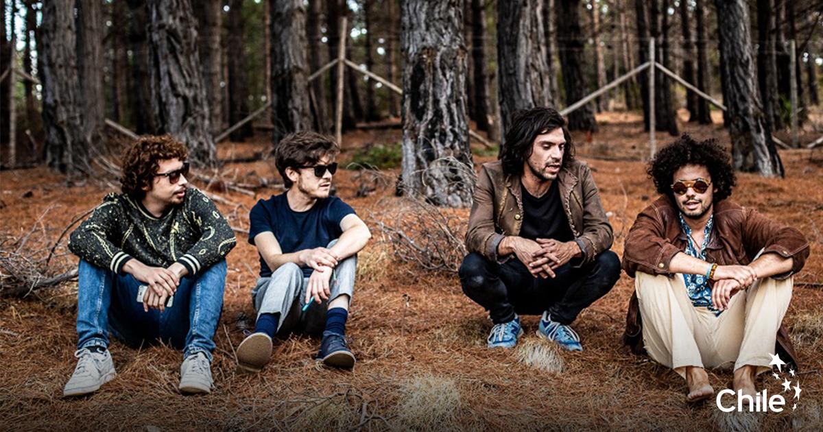 Felipe Ubeda: el músico que tocará en Lollapalooza con una caja y una tabla de planchar. Más información:  bit.ly/2HMi91J