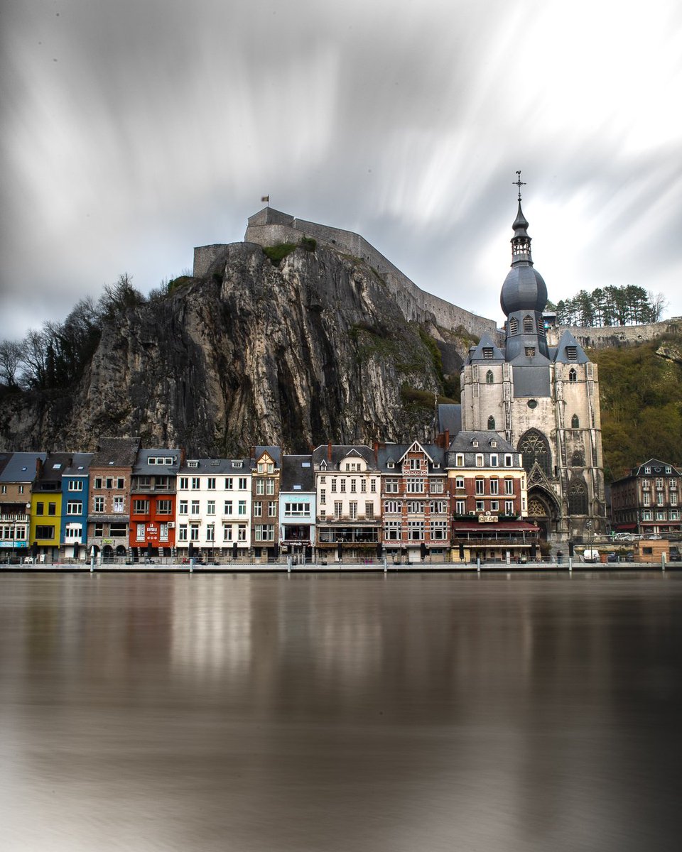 Le temps n’était pas au rendez-vous mais la pose longue retranscrit bien l’ambiance grise et froide de l’endroit 🏭 🌿 geoffreyzigante.com