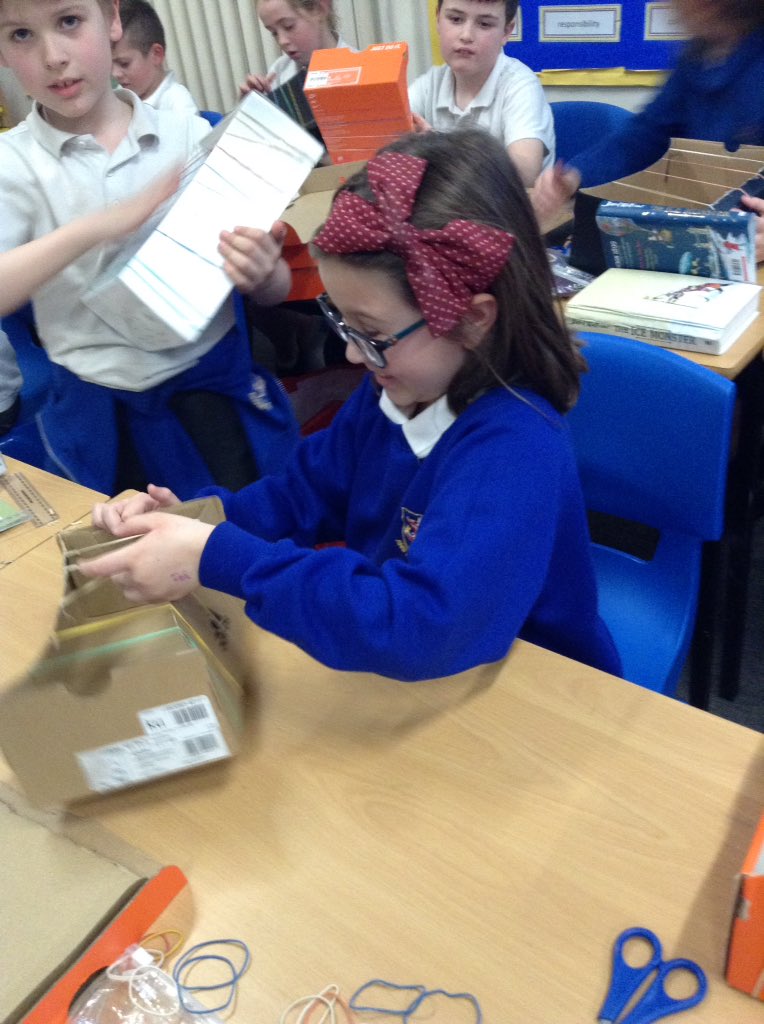 latimerprimary's tweet image. #ClassER have been learning about pitch and volume by making their own guitars in Science! #LatimerScienceWeek