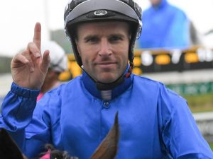 justracingcomau's tweet photo. Tommy Berry pinning hopes on third Slipper https://t.co/nShMYZI1u7
@TommyBerry21 #PinSec #ThreeWouldbeNice #GoldenSlipper https://t.co/NOI0sFbTVw