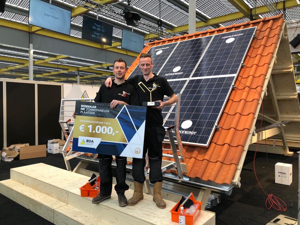 Trots op onze mannen van Solarnoord Nederlands kampioen zonnepanelen plaatsen.
