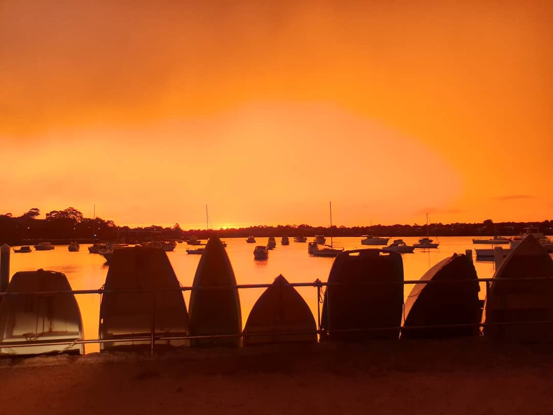 JaneErikaBrady's tweet photo. Sunset over Haberfield and Rodd Point taken from The Bay Run Lilyfield
#sydneyweather #sunset #haberfield #roddpoint #lilyfield #goldtopinktopurple https://t.co/3u8DCjvmEZ