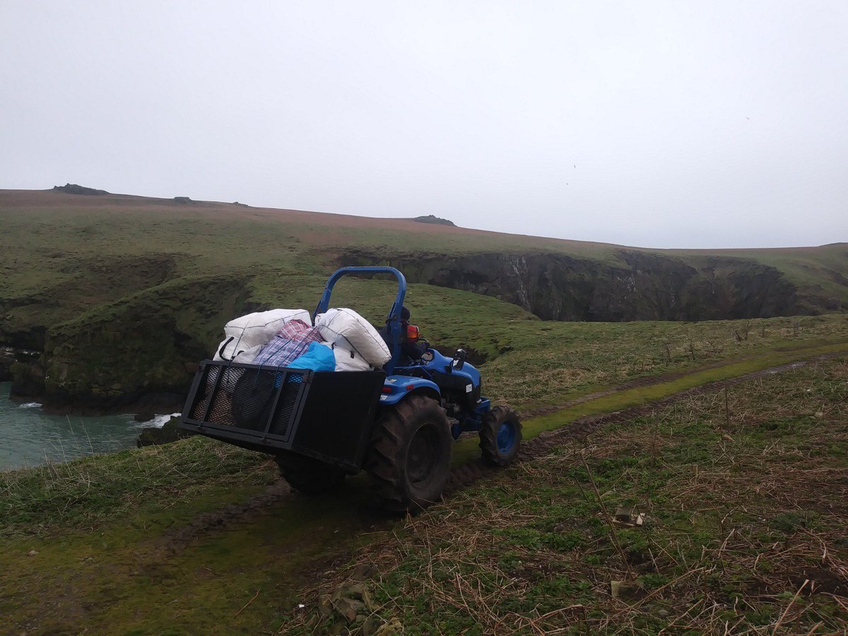 TFOSAS's tweet image. As a volunteer pointed out, it isn't all about getting a shiny new tractor, more about how would daily life on Skomer be without one. Many many luggage trips with the wheelbarrow for a start. Please help... justgiving.com/fundraising/fr…
