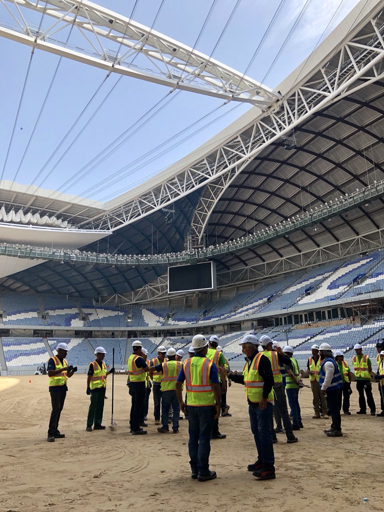 roadtoqatar's tweet photo. 📍 موجودون الآن في استاد الوكرة حيث يجري حالياً فرش أرضية الملعب بالعشب الرياضي 🌱 https://t.co/R0Sk6SsvXm