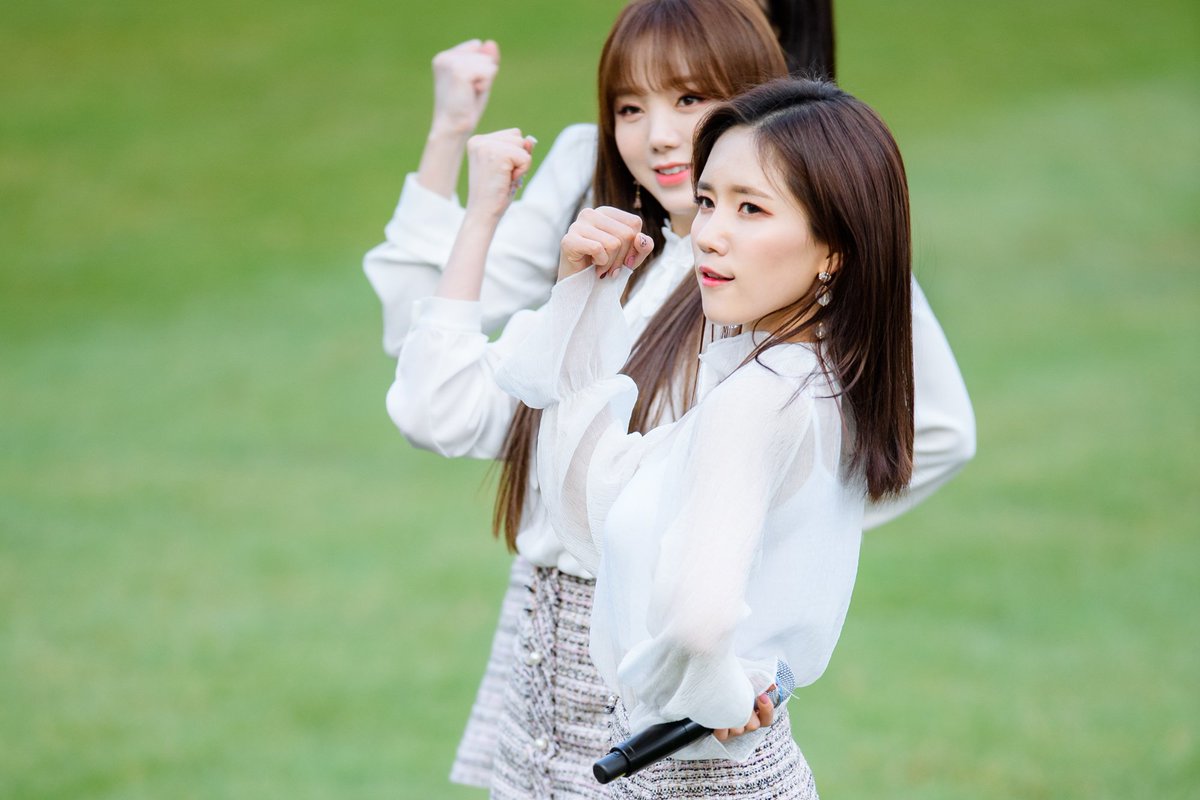 gallrof-Lovelyz tweet media