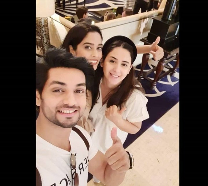 Shaktian_Ranvir's tweet photo. Cuties ๐๐ #Nesha
@shaktiarora @thenehasaxena
#MrMrsArora in QATAR !
#Qatar #inflowsummit https://t.co/YXPKNeQJEM