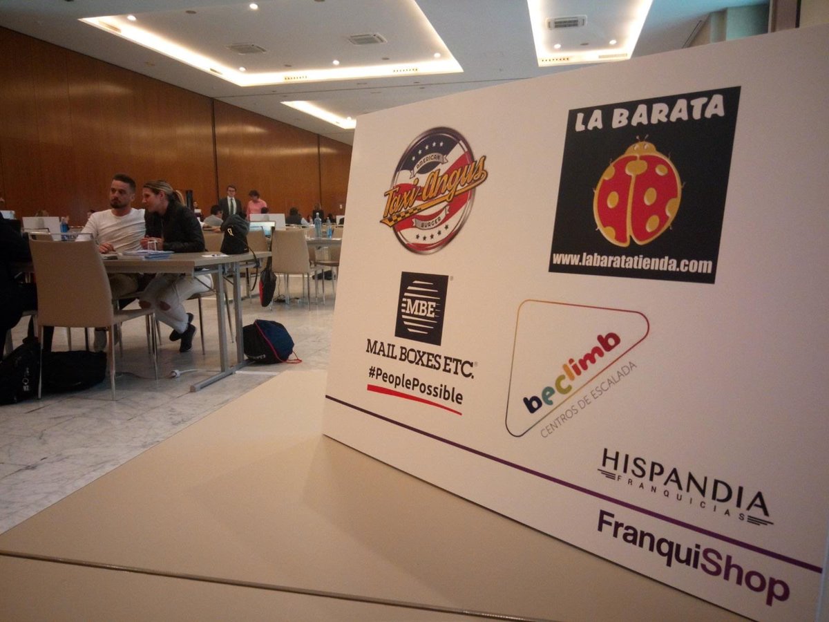 tanabenasuly's tweet photo. Gran día de franquicias en Franquishop Málaga! https://t.co/KpwHplwTEm