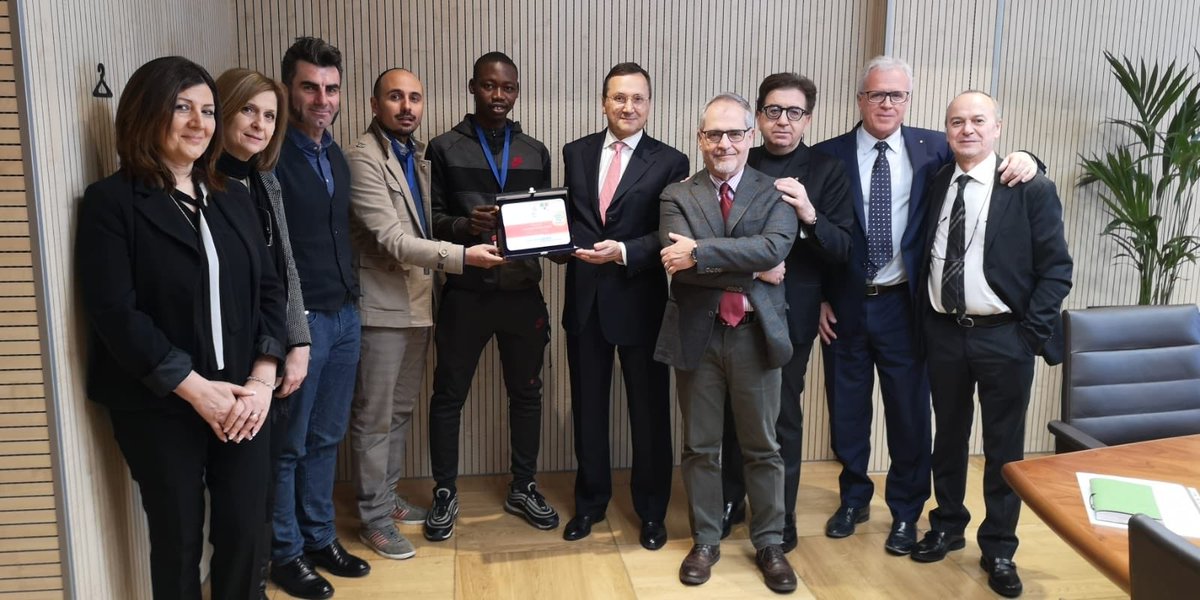 Scalabrini634's tweet photo. @fondtmillennio ha consegnato oggi a #CasaScalabrini634, programma @AscsOnlus, il “Premio Laboratorio Italia Edizione 2018”. Grazie per questo importante riconoscimento! 

 @FedercasseBCC #CS634 
@Migrantiebanche @scalabriniani #WelcomingIntegration #ASCS https://t.co/qZp0TCBDzs