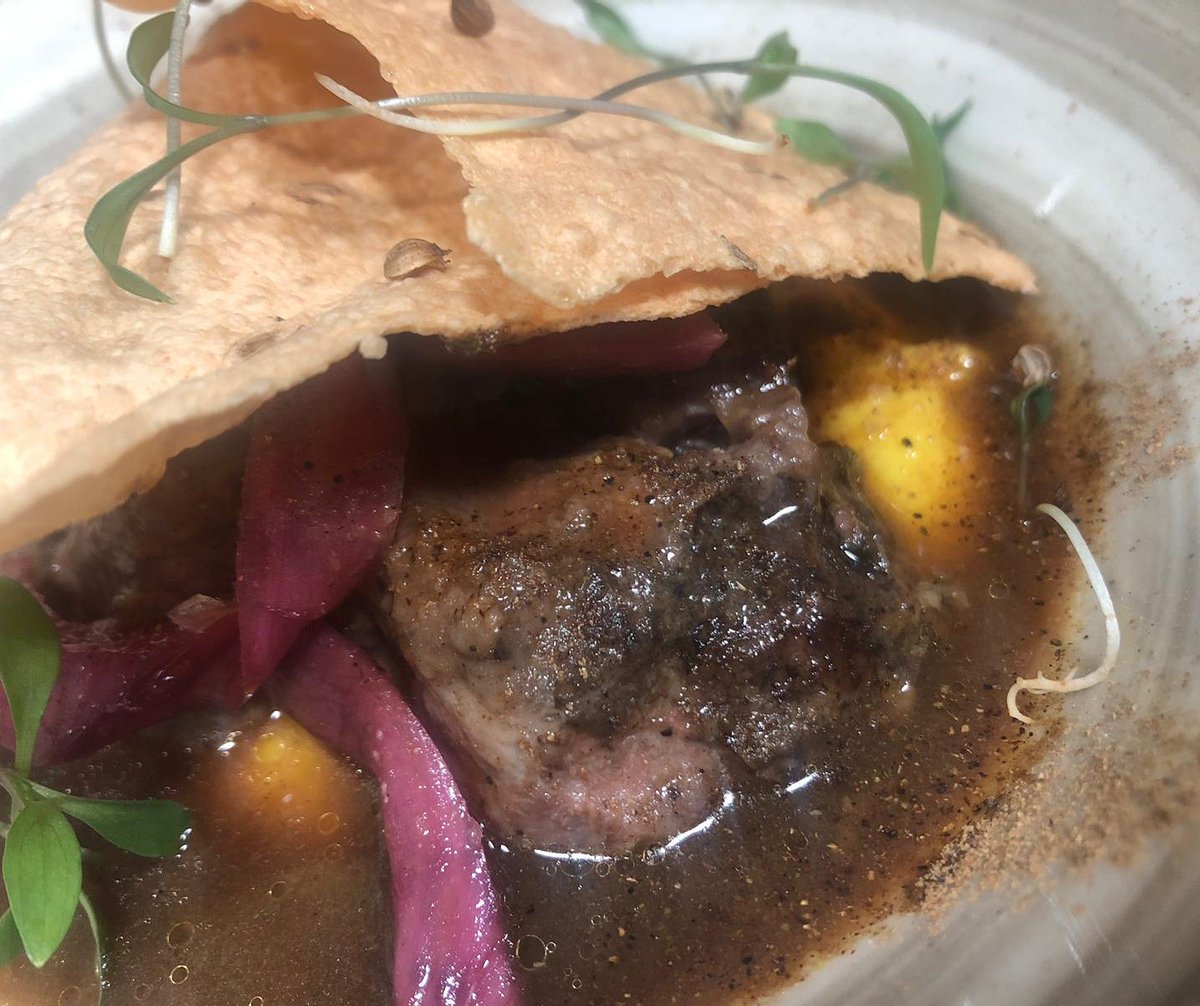 nem_sitges's tweet photo. 🐷Carrilleras,chirivia, masala y cebolla roja!! Pásate esta noche y pruebala, no te arrepentirás...👨🍳
#carrilleras #chirivia #masala #cebollaroja #galtas #porkcheeks #lovepork #instafood #lovefood #tapas #restaurante #bar #restaurantesitges #sitgesfood #nemsitges #unbardetapas https://t.co/7oUpdkqy9b