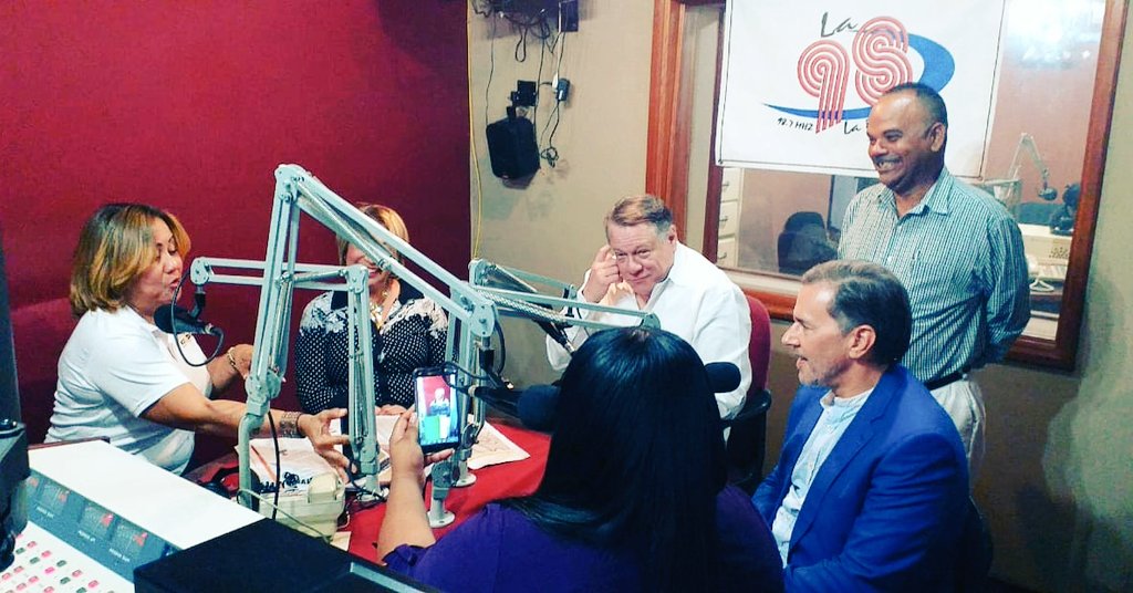 EmprendeLeonel's tweet photo. #SectorExternoLeonel #PrimeraVuelta #LeonelPresidente2020 #ElChatoconLeonel2020 #EmprendeLeonel2020 #LeonelFernandez #NohayMarchaAtras #AristidesFernadez #ZonaEste #EpalanteQueVamos #NoalaReelecion #EpaFueraqueVan #Octubre7 #PrimariasAbiertas #2MillonesMas https://t.co/SRvDvI8BOy