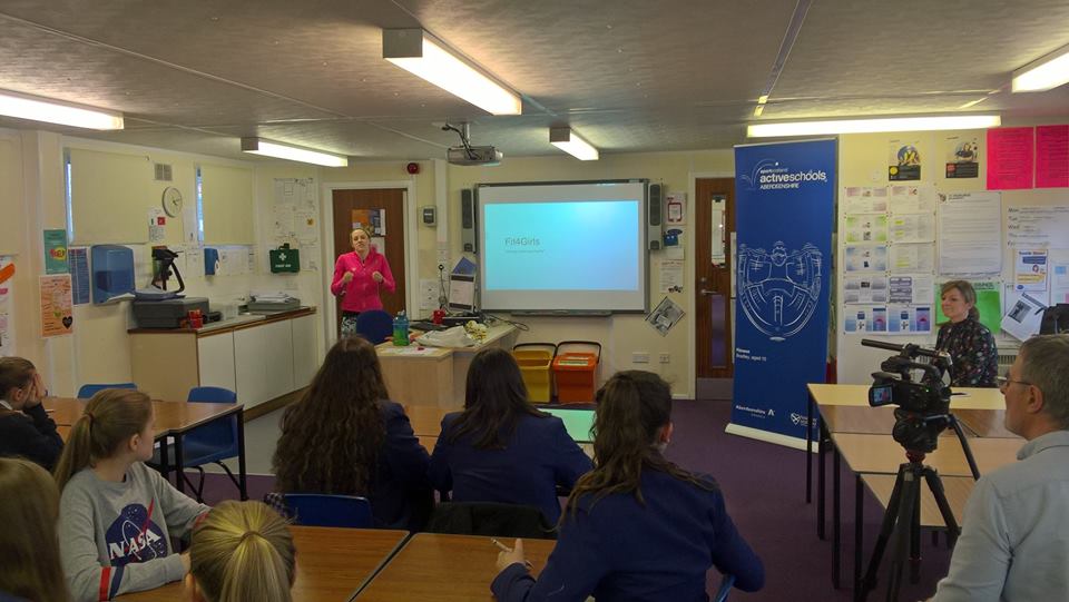 Huge thanks to @HannahMiley89 for sharing her experiences with our #FitForGirls attendees at @InverurieAcad yesterday.

#InspiringAthletes #LocalTalent #GirlsParticipation