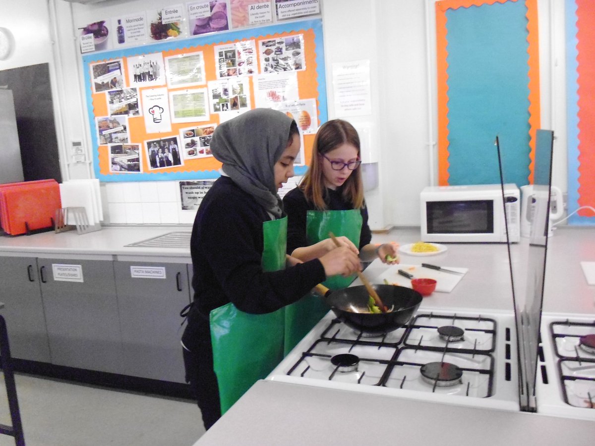 TaptonYli's tweet photo. Pictures of our successful Chinese Celebration Morning held here at Tapton School last week. The students took part in a variety of activities and learnt a lot about Chinese culture and  language. @TaptonSchool1 https://t.co/v8BLYDM5iR