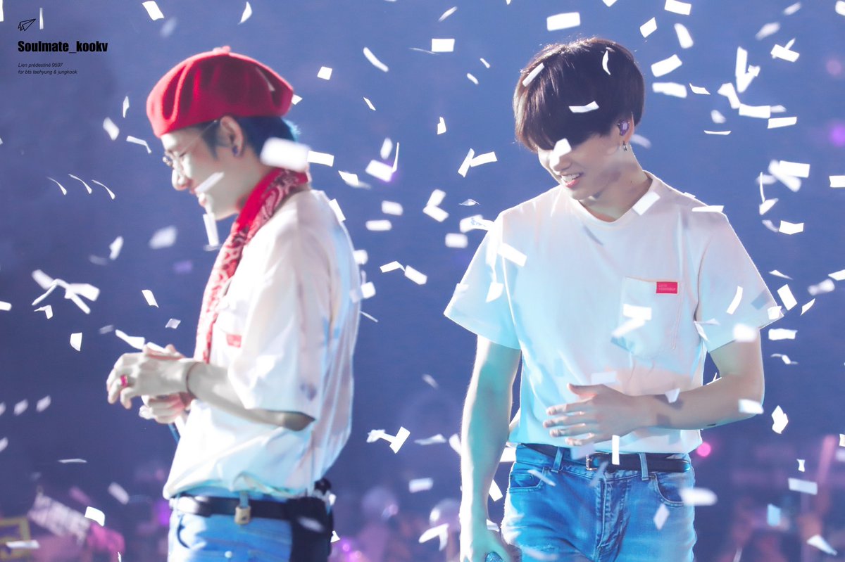 Soulmate_KookV's tweet image. 【HD】190320 LYS IN HK

#V #태형 #뷔 #TAEHYUNG #정국 #JUNGKOOK #jk #국뷔 #taekook #kookv @BTS_twt