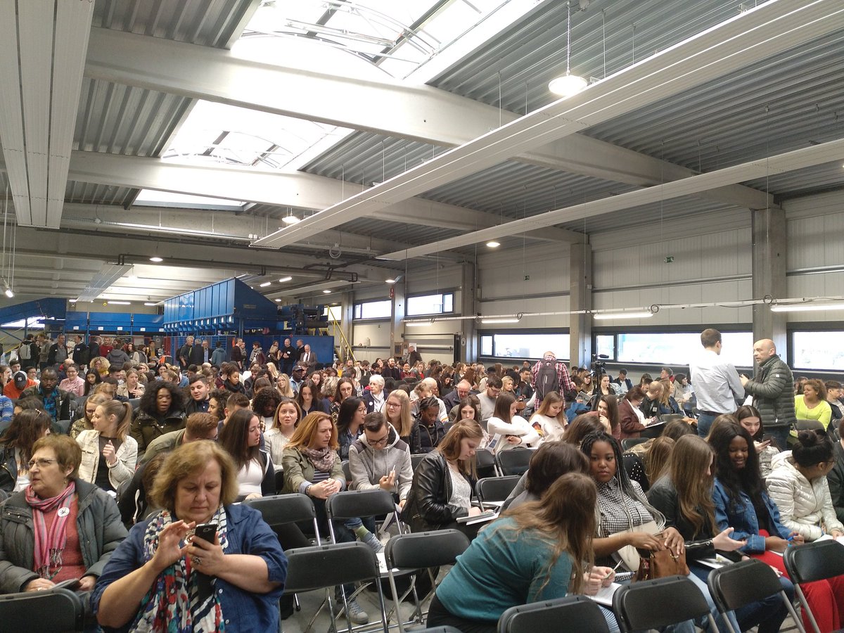 SocialEcoEU's tweet photo. Nous sommes à #Couillet #Charleroi dans le siège du #GroupeTerre pour parler des  d'#EconomieSociale et mondialisation juste #ODD #SDGs ensemble avec @YvesLetermeBelg @UpCoop @ESSForumIntl @ArnaudBreuil #ConcertEs et beaucoup de jeunes acteurs du changement #SocialEconomy https://t.co/vv0FYM45tq