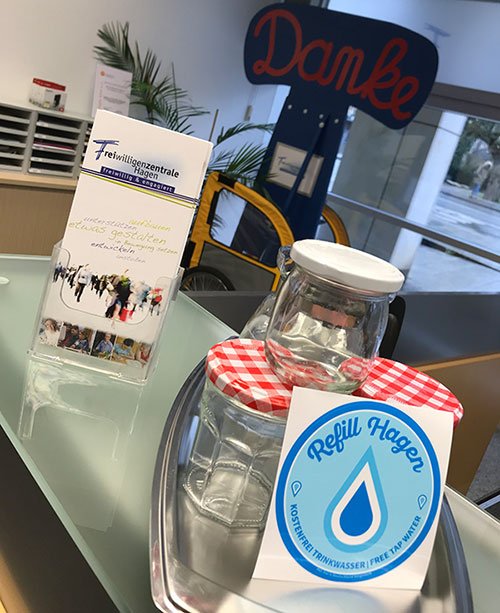 Refill funktioniert auch mit einem Marmeladeglas das beweist das Gewinnerbild unserer Mitmachaktion. Herzlichen Glückwunsch Melanie  P. #refillde #Weltwassertag 
refill-deutschland.de/blog/2019/02/1…