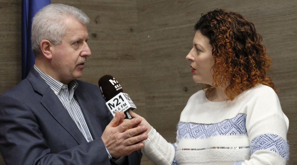 gzumeta's tweet photo. Mil gracias a @CristinaSanz101 por este reportaje en @objetivoempleo de @M21madrid hablando de las nuevas oportunidades que abre el universo #podcast al emprendimiento. El #audio representa la mejor manera de contar la vida de tú a tú (#radio podcast ). En https://t.co/mC0WAsNWEF https://t.co/T4Ni2ePPUo