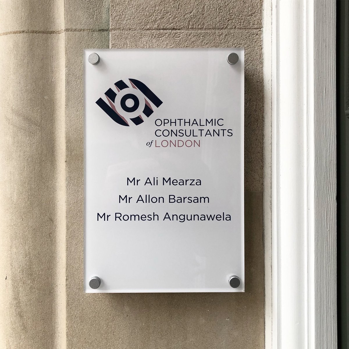 thisway_london's tweet image. A few photos from our work with @OCLondon55 , we were appointed to deliver wayfinding strategy, sign design and implementation of signage at their brand new state of the art flagship clinic in Central London
#signage #wayfinding #brandimplementation #architecture #interiordesign