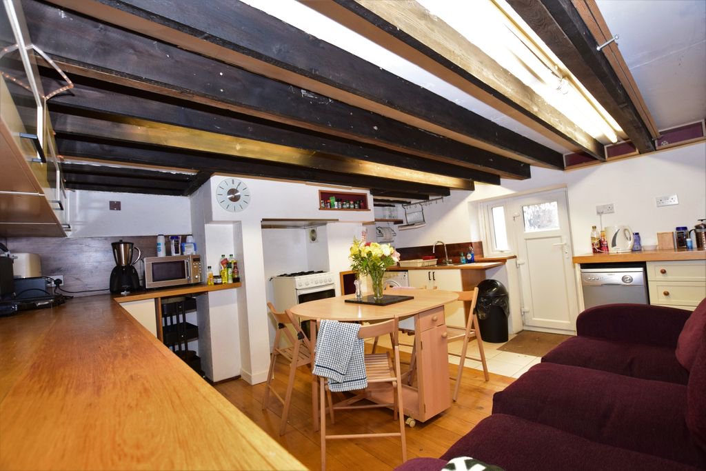 MartinCoHudd's tweet photo. FOR SALE - May Street, Crosland Moor

This spacious two bedroom mid terrace property in the popular area of Crosland Moor. With a spacious interior over four floors, a quiet location and a great finish internally.

✔️ £69,995
✔️ On road parking
✔️ 2 Bedroom https://t.co/XrOiond3MP