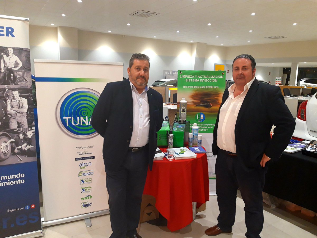 AutoPremierOpel's tweet photo. Ayer estuvimos de celebración en Autopremier Málaga, era el día de los profesionales del automóvil.
Gracias a los colaboradores y a la familia #OpelAutoPremier por acompañarnos.
#talleresprofesionales #tallerautomóvil #Opelconlosprofesionalea #Opelrecambios #RecambiosAutomovil https://t.co/A9QKhVQT1d